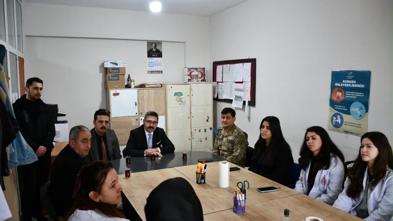 Adilcevaz Kaymakamı Nurhalil Özçelik Köy Okullarını Ziyaret Etti
