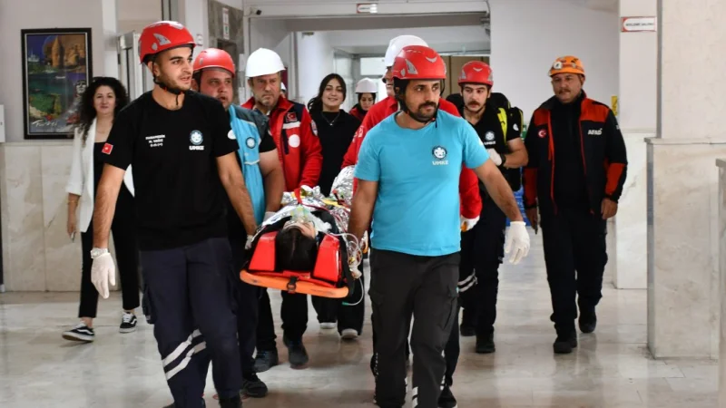 Aksaray'da Okullarda Gerçeği Aratmayan Afet Tatbikatı