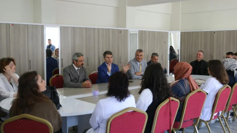 Amasya Valisi Önder Bakan'dan Alptekin Anadolu Lisesi'ne Ziyaret