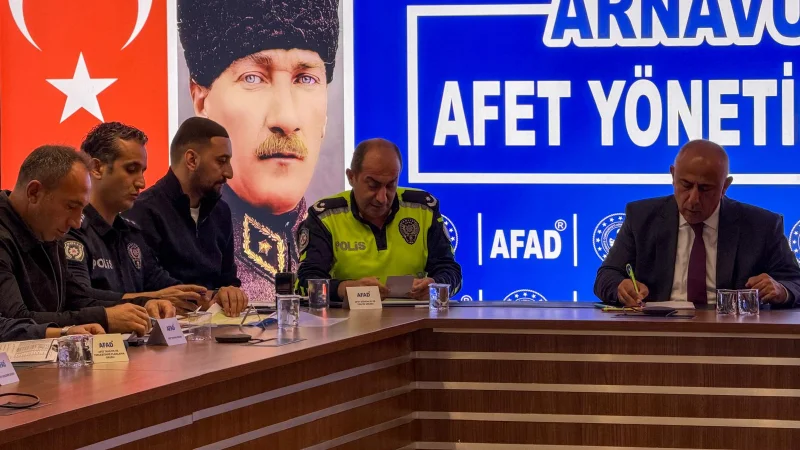 Arnavutköy'de İlçe Ulusal Afet Tatbikatı İçin Hazırlık Toplantısı Gerçekleştirildi