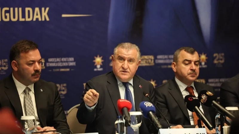 Bakan Bak'tan Zonguldak'ta Yatırım Mesajı: Öğrenci Barınma Sisteminde Dünya Örneğiyiz