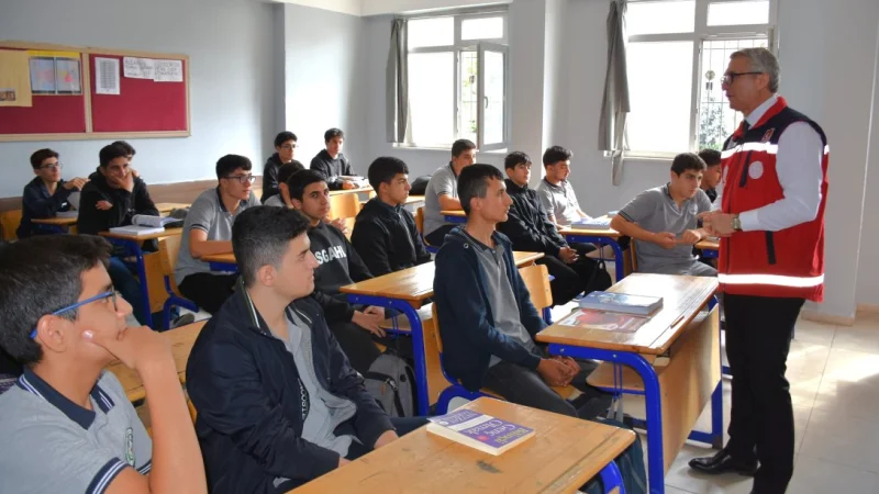 Batman'daki okullarda eş zamanlı afet ve tahliye tatbikatı