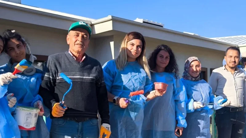 Burdur Engelsiz Yaşam Merkezi'nde Bahçe Çitleri Renklendirildi