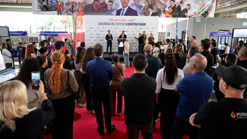 Çukurova Belediyesi 3. Kariyer Fuarı'nda İş Arayanlar ve İşverenler Buluştu