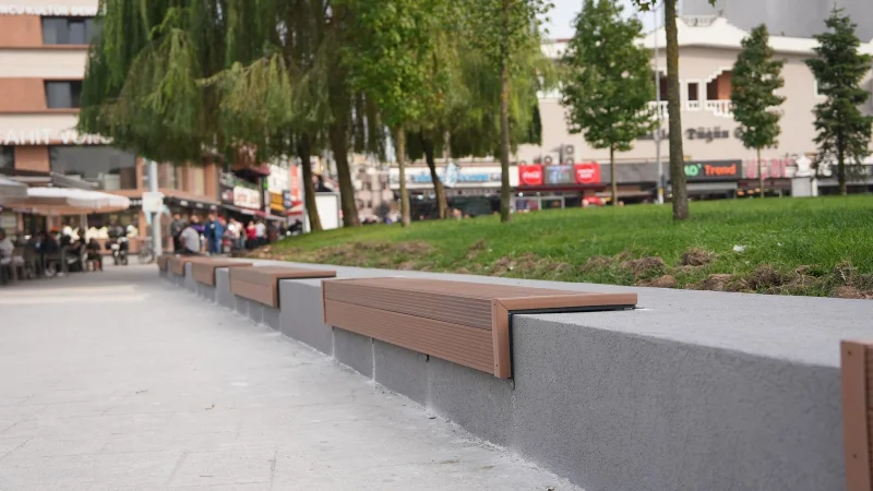 Düzce Millet Bahçesi'nin Oturma Alanları Yenilendi
