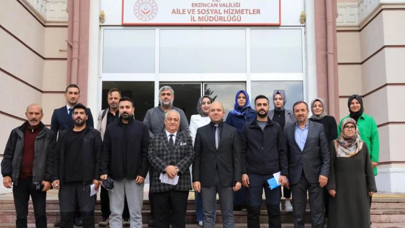 Erzincan'da Bakanlığın Hizmet Modelleri ve 'İyilik Var' Projesi Anlatıldı