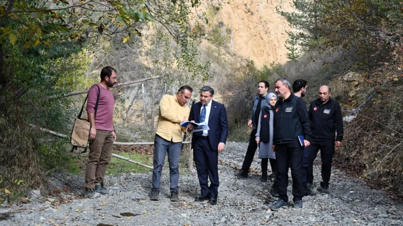 Gümüşhane Valisi Cevdet Atay'dan Akçakale Mağarası'nda İnceleme