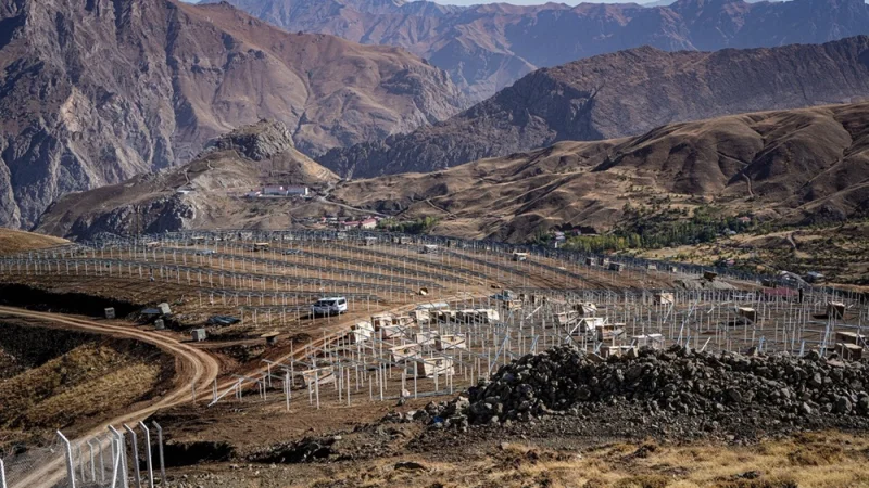 Hakkari'de 12 MW Gücündeki Güneş Enerjisi Santrali Yatırımı Sürüyor