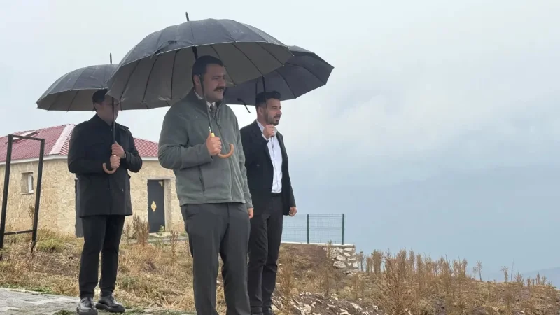 Hozat Kaymakamı Yasin Gürkan'dan Sarı Saltuk Türbesi'ne Ziyaret