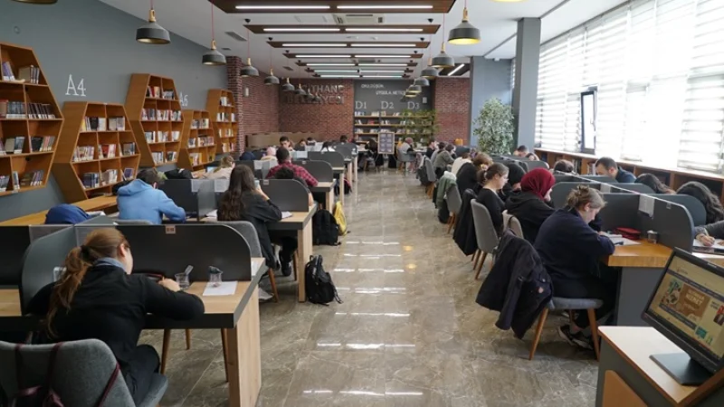 Kağıthane Belediyesi'nden Şehir Dışında Okuyan Üniversitelilere 10 Bin TL Destek