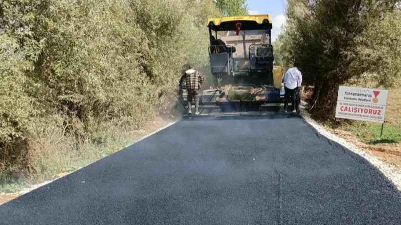 Kahramanmaraş'ta Göksun'un Mahalle Yolu Asfaltlanıyor