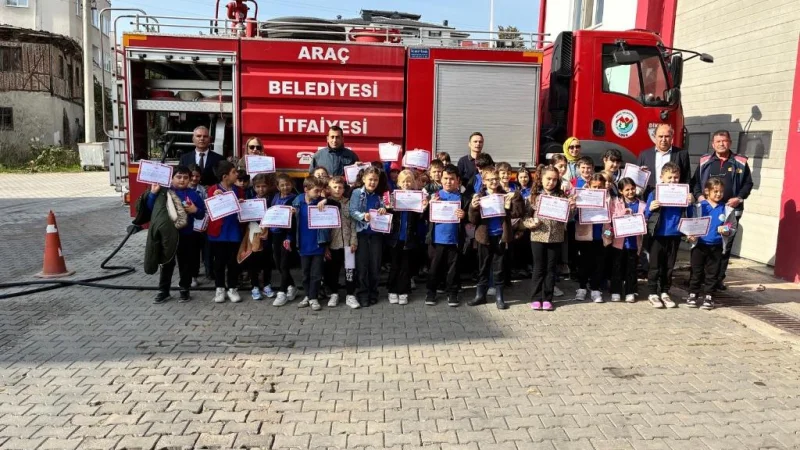 Kastamonu Araç'ta Öğrencilere Yönelik Yangın Güvenliği Eğitimi Veriliyor