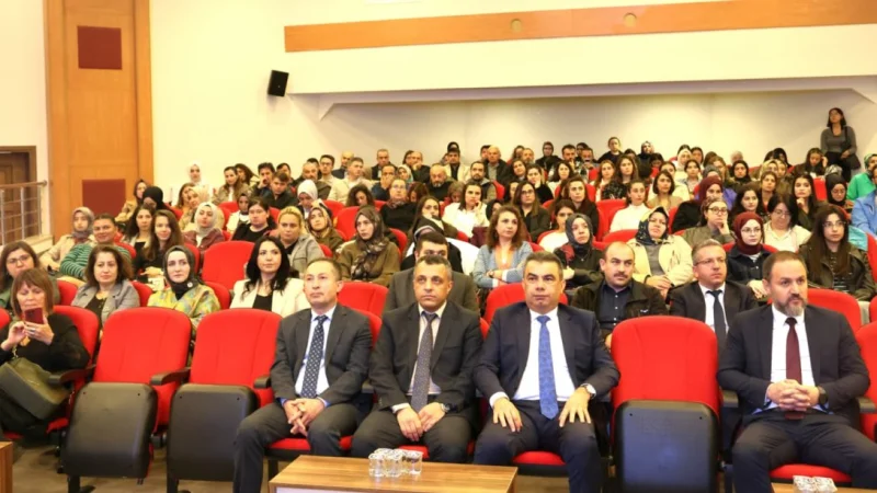 Kastamonu'da 'Dijital Dopamin Çağında Öğretmen Olmak' Konferansı Düzenlendi