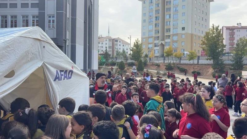 Kastamonu'daki okullarda afet farkındalık eğitimi ve tahliye tatbikatı