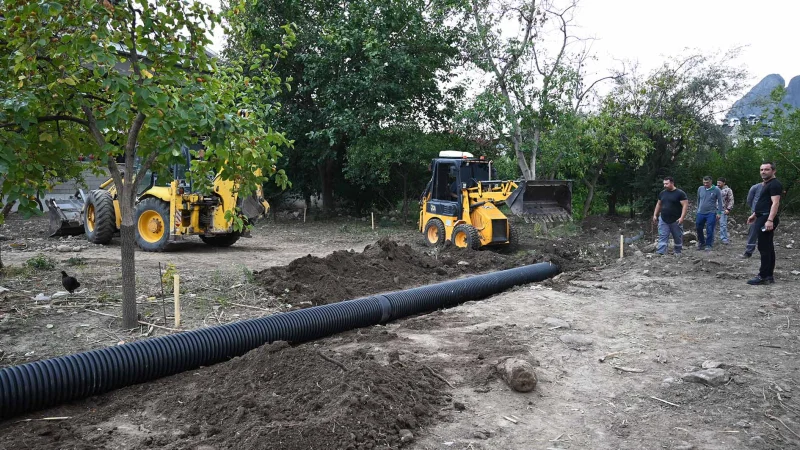 Kemer Belediyesi Kuzdere Mahallesi'nde Yeni Park Çalışmalarına Başladı