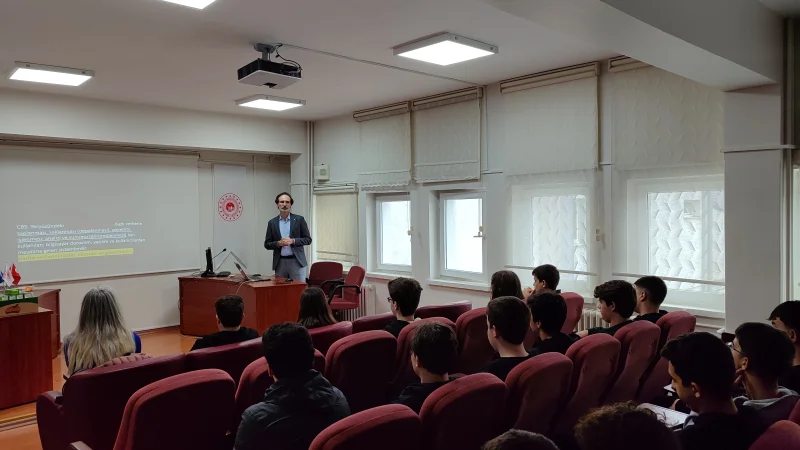 Kırklareli Fen Lisesi öğrencilerine Coğrafi Bilgi Sistemleri eğitimi