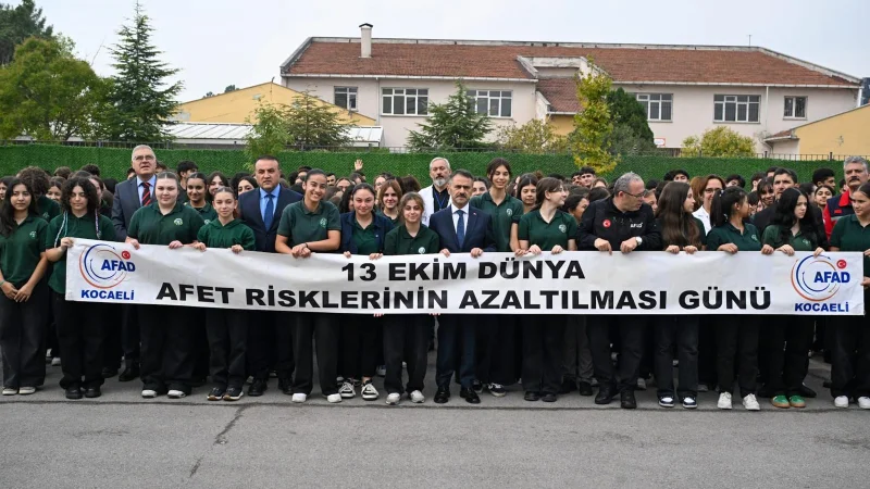 Kocaeli'de Deprem Tatbikatı: Öğrencilere Afet Farkındalığı Aşılandı