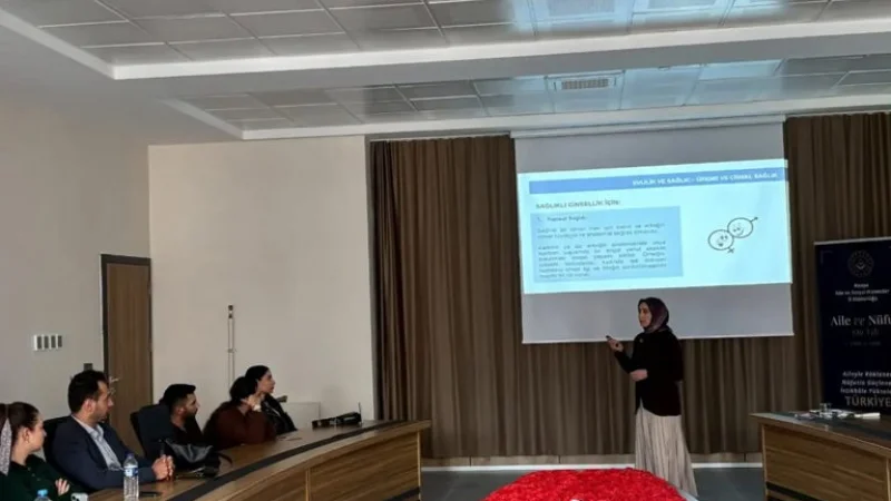 Konya'da Evlilik Kredisine Başvuran Çiftlere Eğitim Verildi