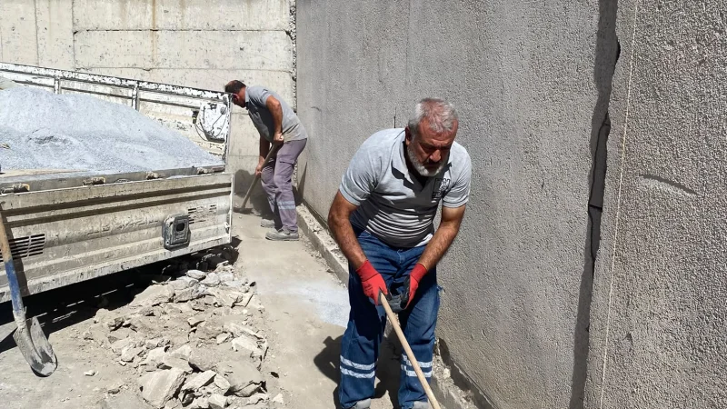 Kuşadası'nda 68 Farklı Noktada Yol Yapım ve Bakım Çalışması Yürütüldü
