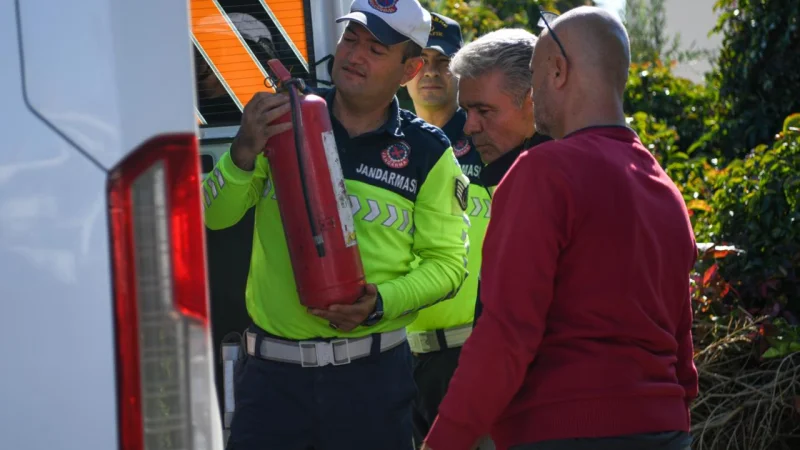 Kuşadası'nda Okul Servisleri Sıkı Denetimden Geçirildi