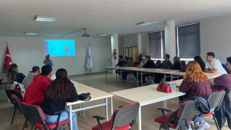 Manisa'da Evliliğe Hazırlanan Gençlere Bağımlılıkla Mücadele Eğitimi
