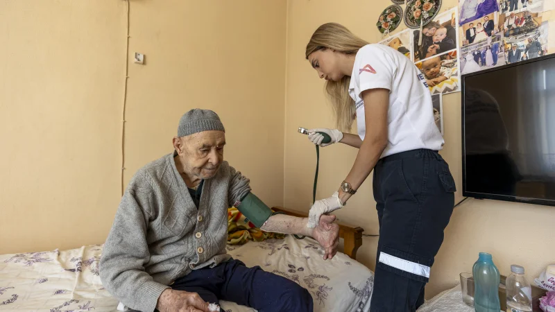 Mersin Büyükşehir Belediyesi'nden Evde Sağlık ve Bakım Desteği
