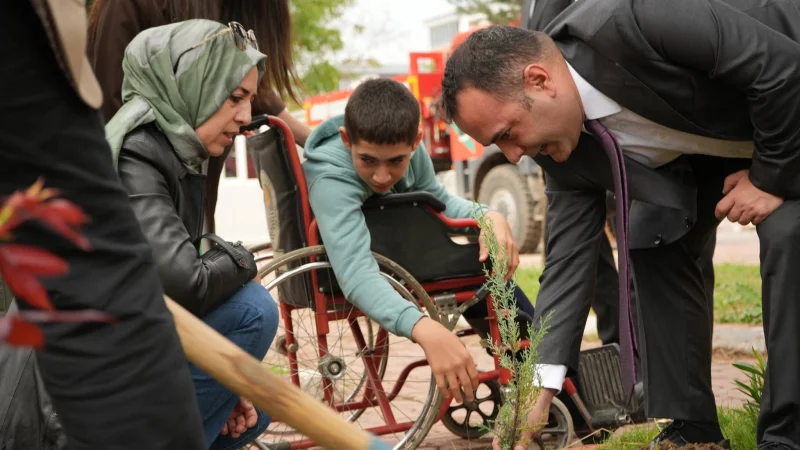 Osmaniye'de Dünya Kız Çocukları Günü'nde Fidan Dikim Etkinliği Düzenlendi