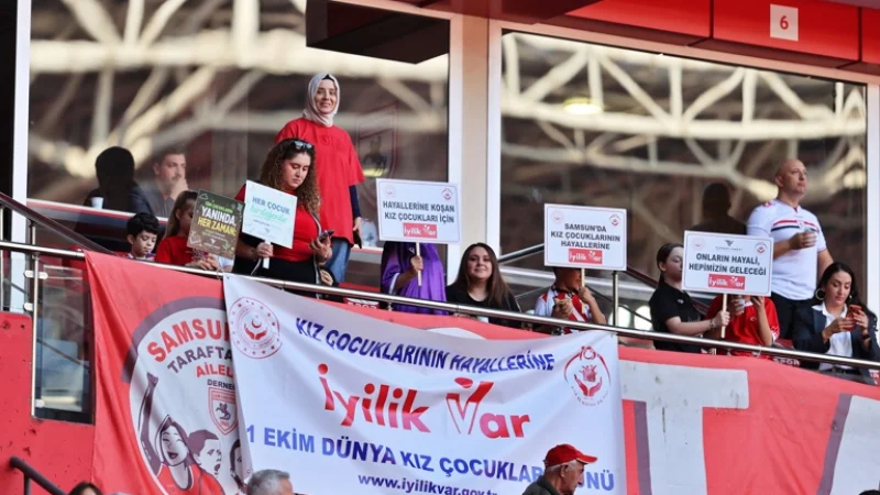 Samsun'da Kız Çocukları Samsunspor Maçını Locadan İzledi