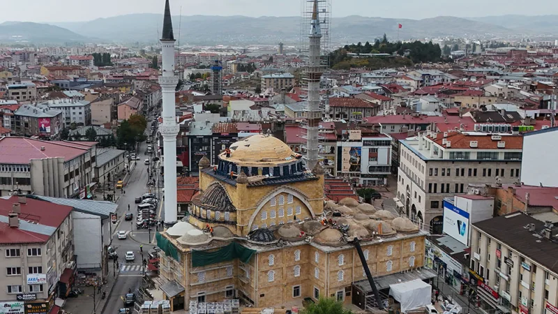 Sivas'taki Tarihi Paşa Camii'nde Restorasyon Çalışmaları Sona Yaklaşıyor