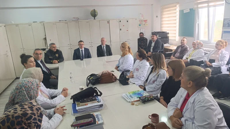 Soma Kaymakamı Dr. Ünal Koç'tan Anadolu Lisesine Ziyaret