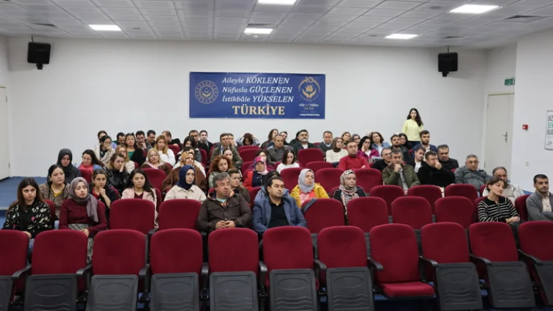 Uşak'ta Sosyal Hizmetler Personeline Arşiv Yönergesi Eğitimi Verildi