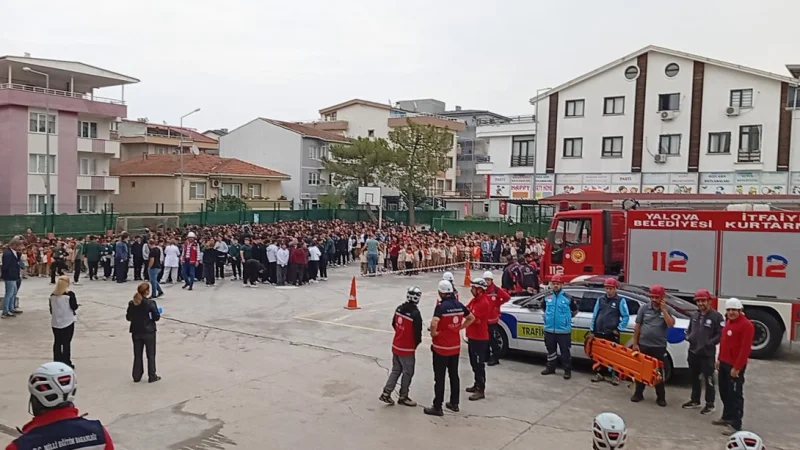 Yalova'da Öğrencilere Afet Bilinci Eğitimi: Kapsamlı Tatbikat Gerçekleştirildi