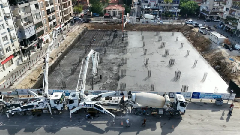 Aydın İncirliova'da Cumhuriyet Meydanı ve Yeraltı Otoparkı Projesinde Çalışmalar Hızla Sürüyor