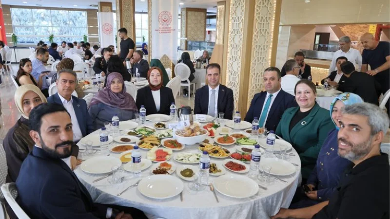 Diyarbakır'da Gaziler Günü Dolayısıyla Kahvaltı Programı Düzenlendi