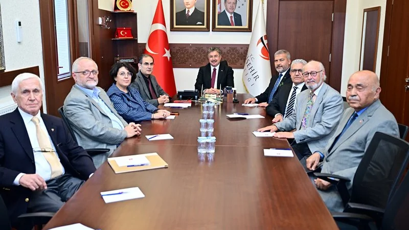 Eskişehir'de Yunus Emre Kültür, Sanat ve Turizm Vakfı Yönetim Kurulu Toplandı