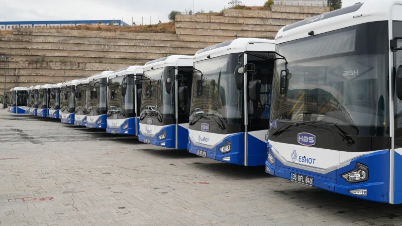 İzmir'de Toplu Ulaşım Filosu Güçleniyor: 111 Yeni Otobüs Yola Çıkıyor