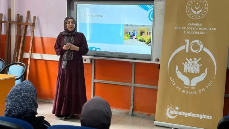 Karabük'te Ailelere Yönelik 'Okul ve Aile Hayatı' Eğitimleri Sürüyor