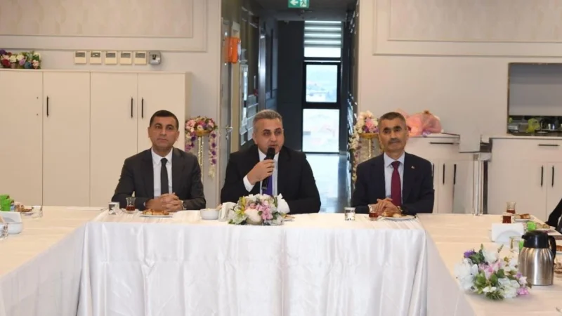 Küçükçekmece'de İstanbul Öğrenci Meclisleri Projesi Kapsamında Başkan Seçildi