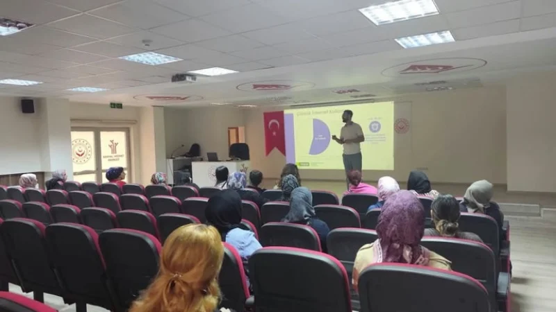 Mardin'de Ailelere Yönelik Teknoloji Bağımlılığı Eğitimi Düzenlendi