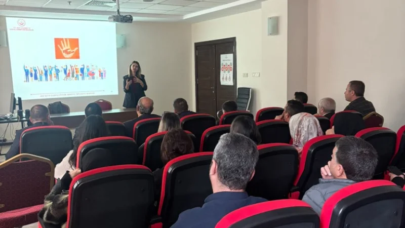 Muş'ta Kamu Personeline Kadına Yönelik Şiddetle Mücadele Eğitimi