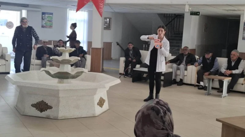 Yozgat'taki Huzurevinde Kalan Yaşlılara Ağız ve Diş Sağlığı Eğitimi Verildi