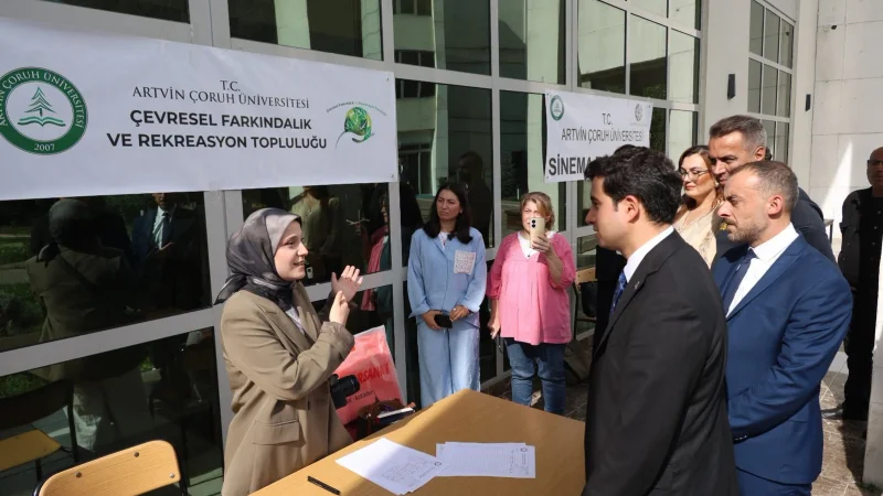 Arhavi'de Üniversite Öğrencileri İçin Tanıtım Etkinliği Düzenlendi