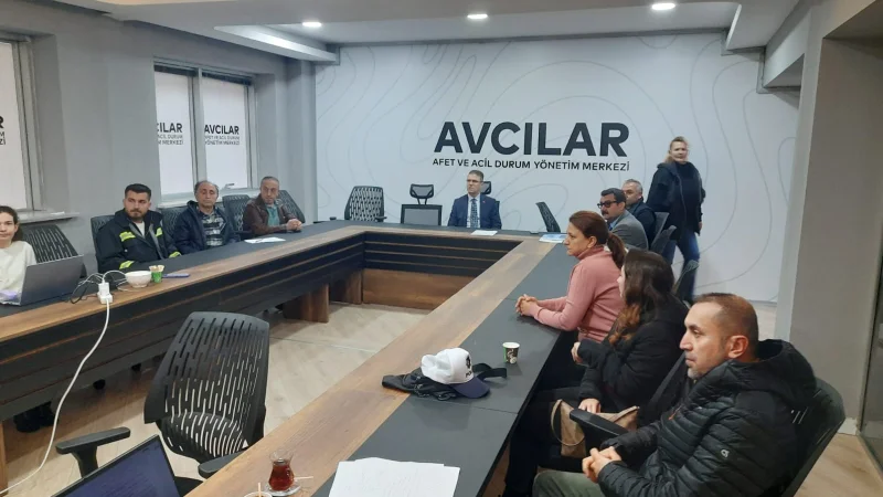 Avcılar'da Sağanak Yağış Sonrası İnceleme: Kaymakam Burhan Çalışmaları Yerinde Denetledi