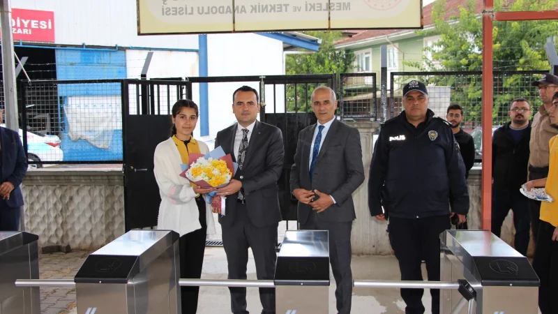 Banaz Kaymakamı Musa Kazım Çelik'ten Şehit Tuncay Durmuş MTAL'ye Ziyaret
