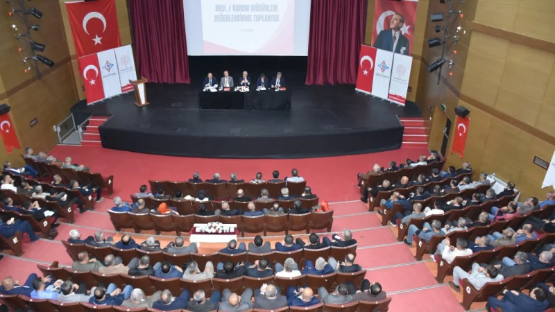 Batman'da Okul Müdürleri ile Eğitim-Öğretim Değerlendirme Toplantısı