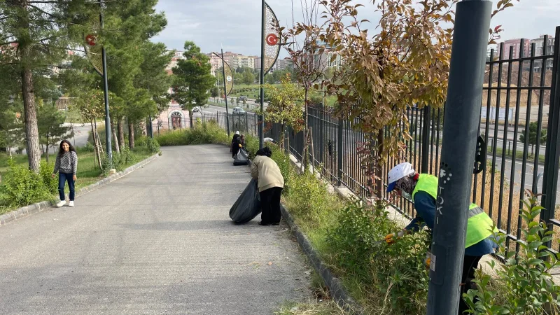 Batman'da Park ve Yeşil Alanlarda Kış Öncesi Bakım Çalışmaları Başlatıldı