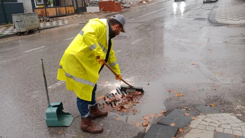 Darıca'da Sağanak Yağışa Karşı Altyapı Mesaisi