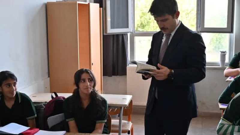 Derik Kaymakamı Bayraklı'dan Boyaklı Ortaokulu'na Ziyaret