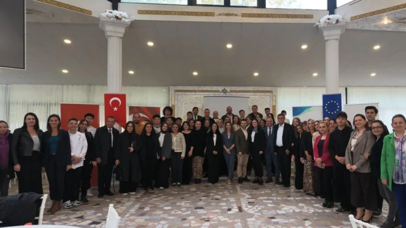 Edirne'de Erasmus+ Deneyim Paylaşım Etkinliği Düzenlendi