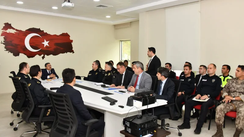 Gümüşhane Valisi Cevdet Atay'dan İl Emniyet Müdürlüğü'ne Denetim Ziyareti